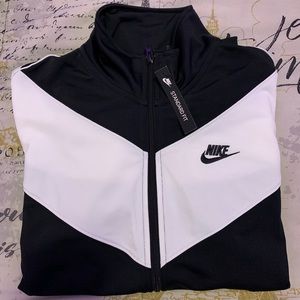 NWT Nike Sportswear Cropped Track Jacket !!